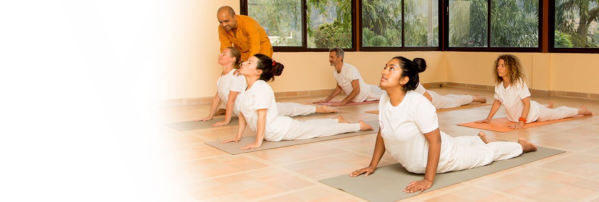 yoga-teacher-rishikesh-training-yttc-cource