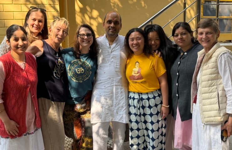 14-day spiritual yoga retreat group shot with some of the family